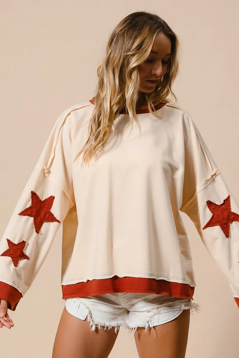 Oversized Cream Sweatshirt with Red Star Graphics – Casual Streetwear