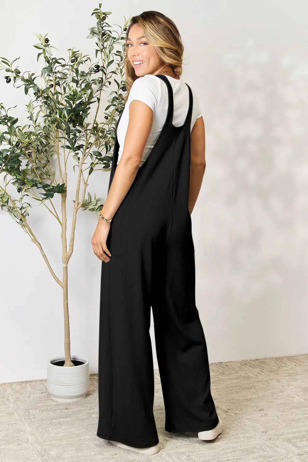 Wide Strap Overalls with Pockets – Relaxed Fit & Everyday Style