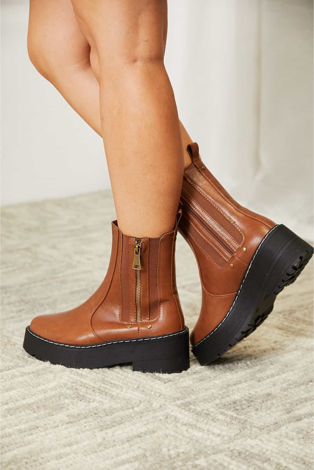 Side Zip Platform Boots – Sleek Durable Everyday Statement Footwear