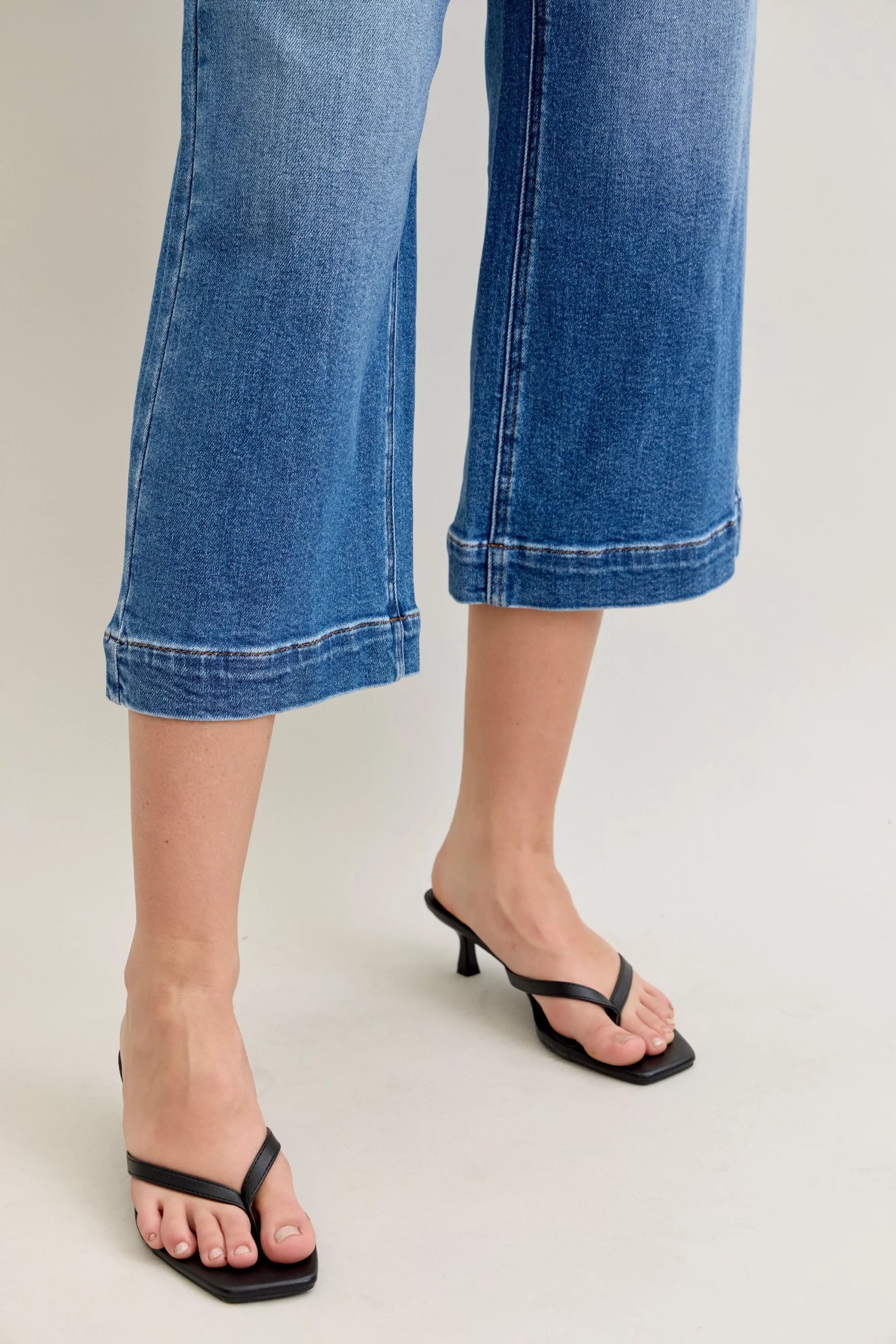 Judy Blue Mid Rise Crop Wide Leg Jeans – Trendy Modern Fit