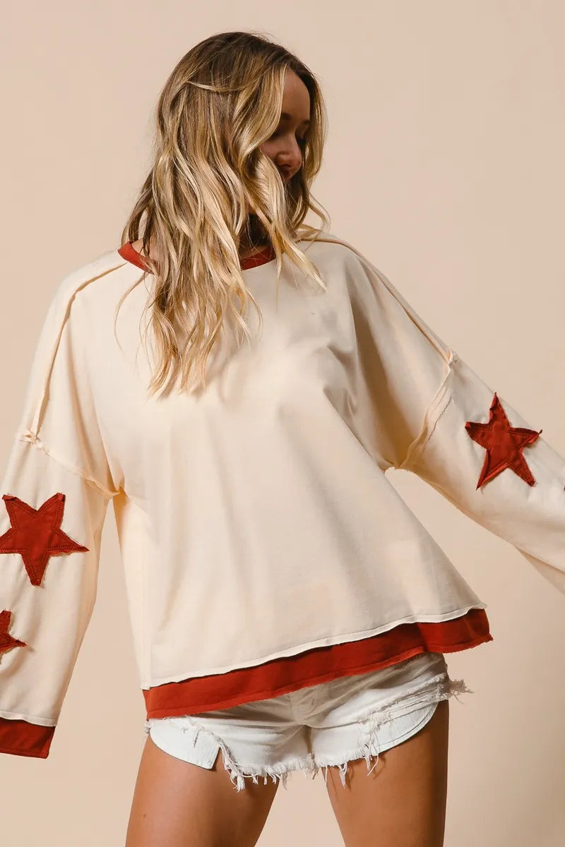 Oversized Cream Sweatshirt with Red Star Graphics – Casual Streetwear
