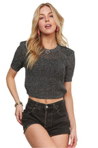 Lightweight Sweater Crop Top – Trendy & Comfortable Wardrobe Staple