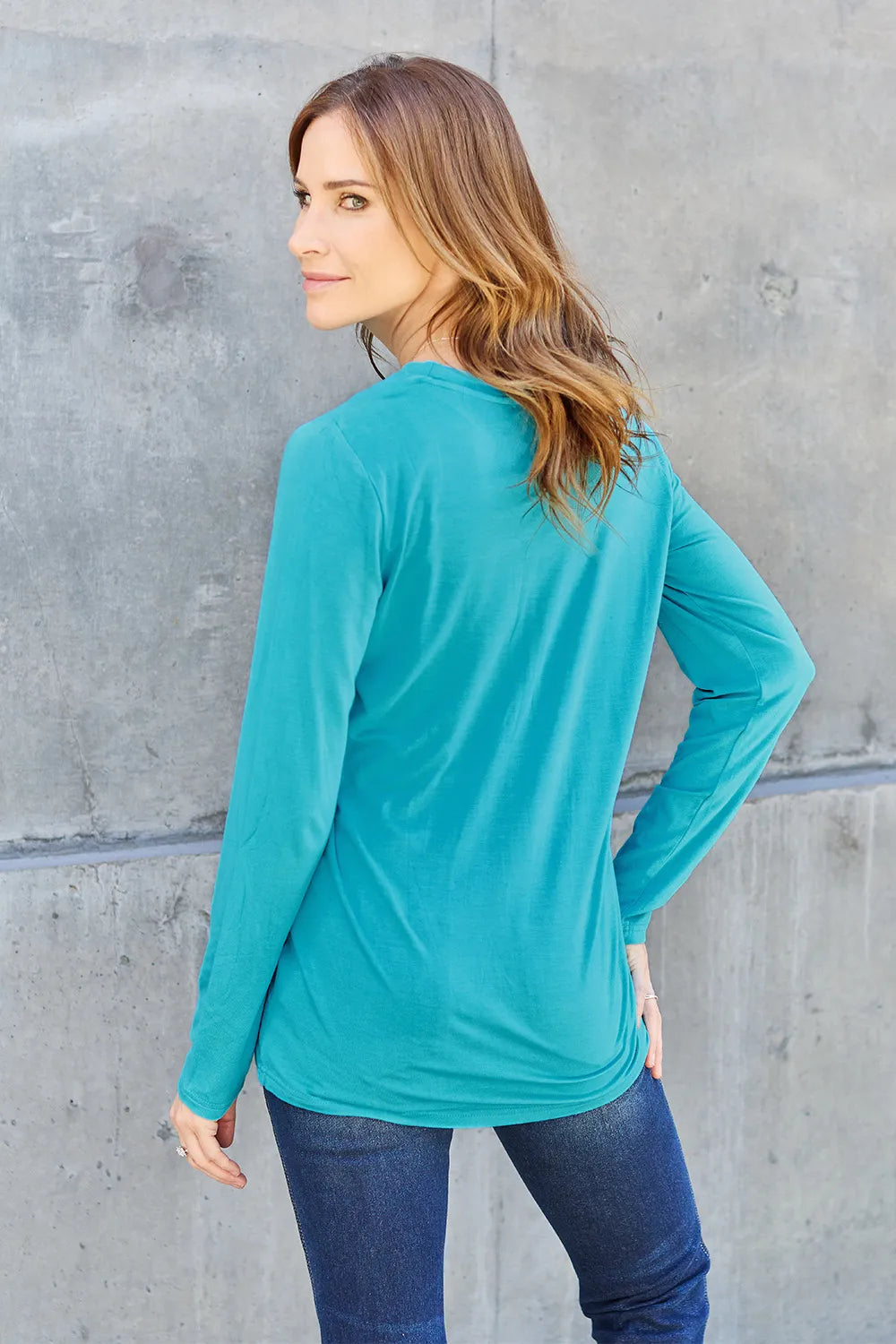Round Neck Long Sleeve Top – Classic, Comfy & Versatile