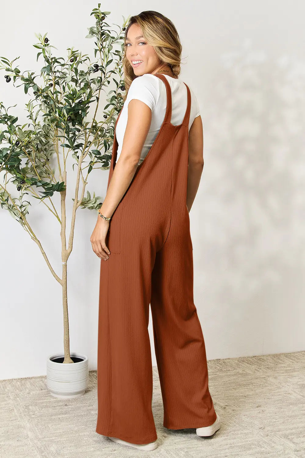 Wide Strap Overalls with Pockets – Relaxed Fit & Everyday Style