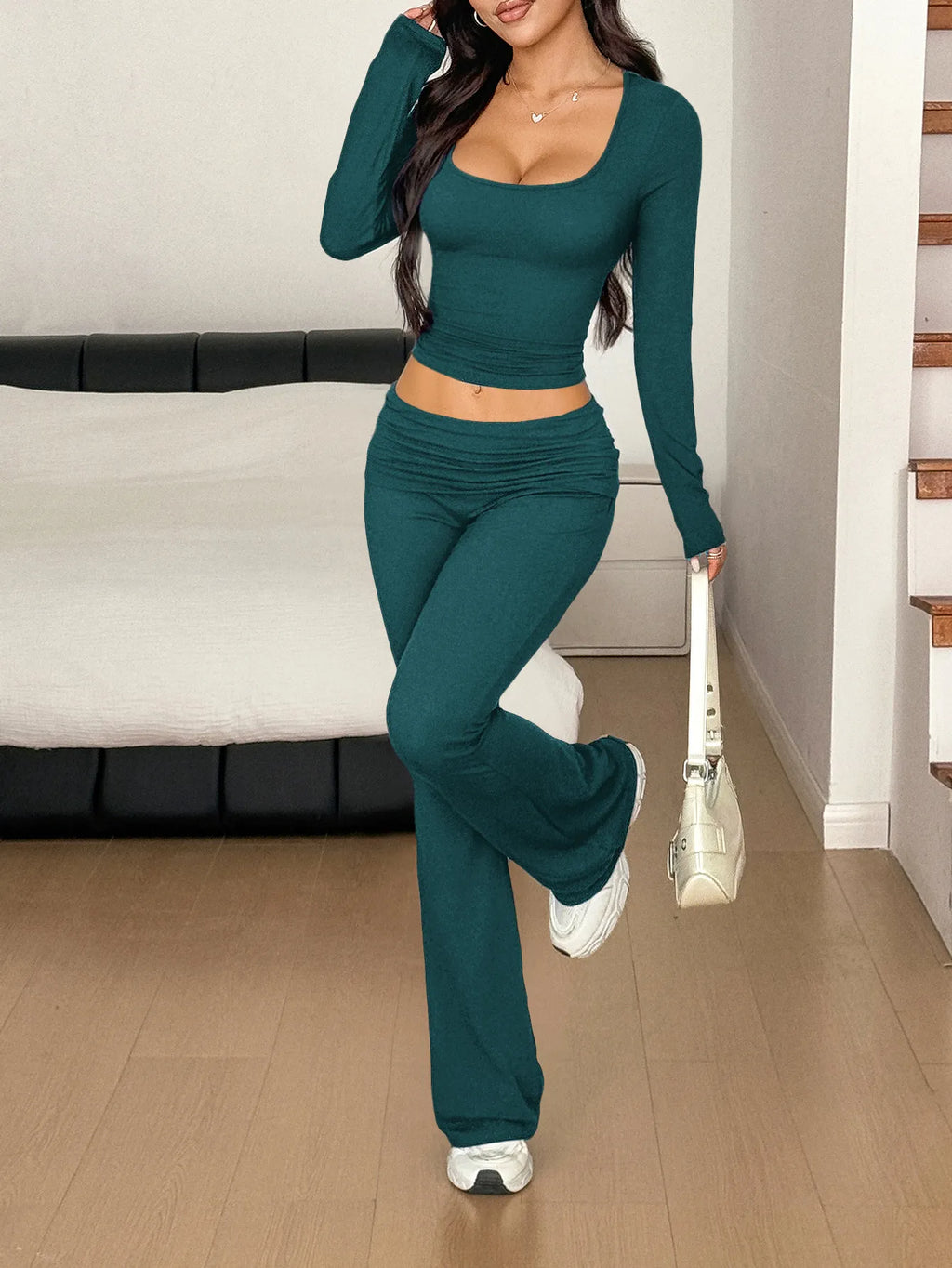 Long Sleeve Crop Top & Bootcut Pants Set – Trendy Two-Piece Outfit