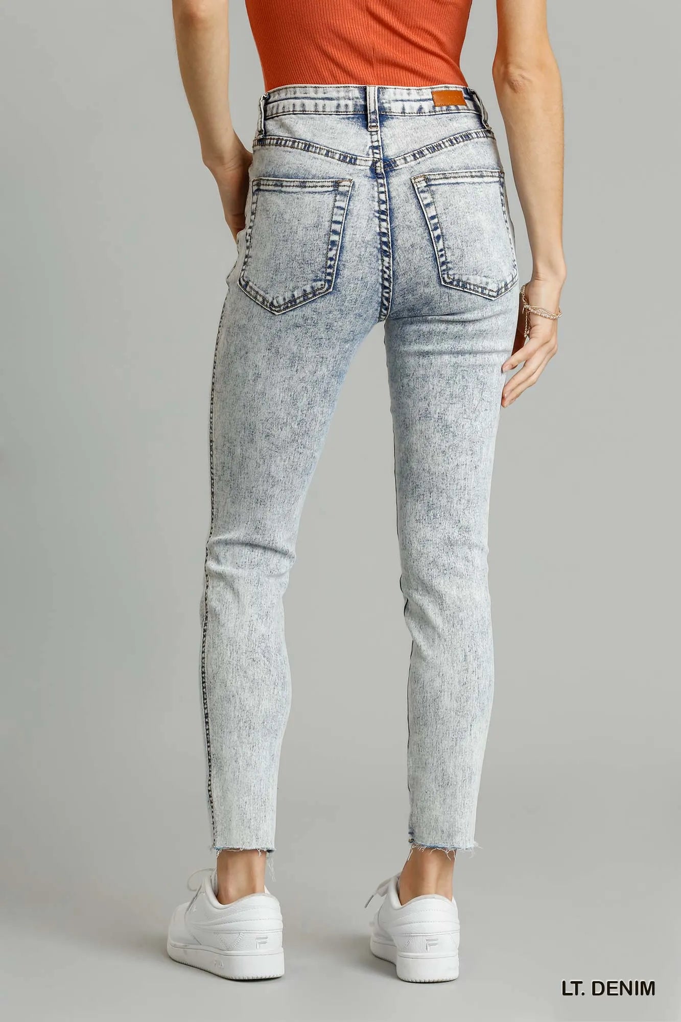 Distressed Stretch Skinny Jeans with Unfinished Hem 5-Pocket Denim
