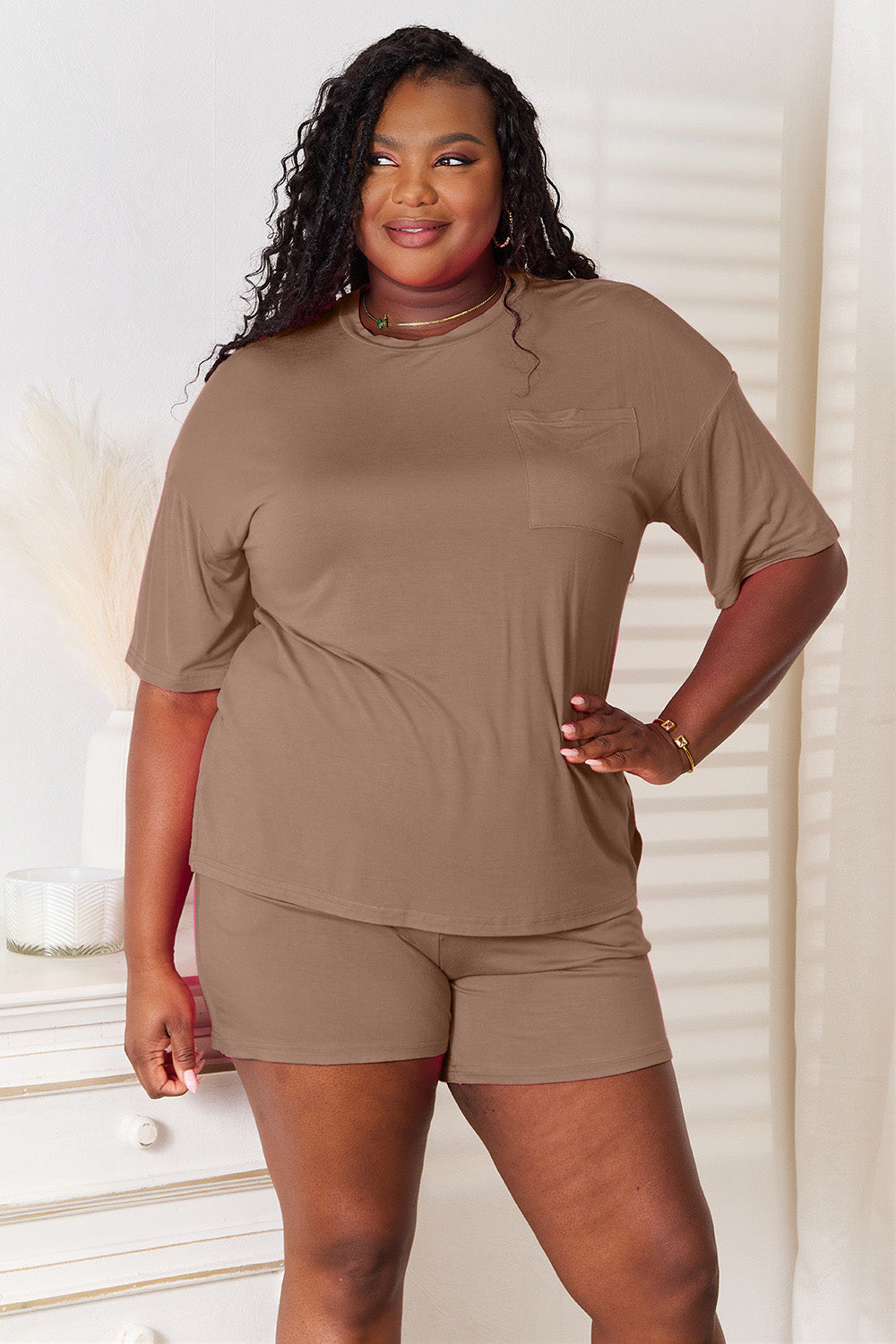 Stretchy Half-Sleeve Top & Shorts Set – Comfy, Flattering & Versatile