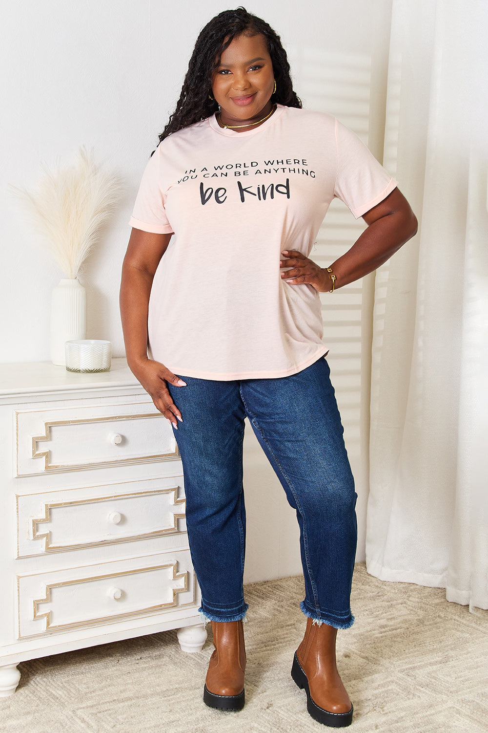 Slogan Graphic Cuffed T-Shirt – Trendy Statement Tee for Women