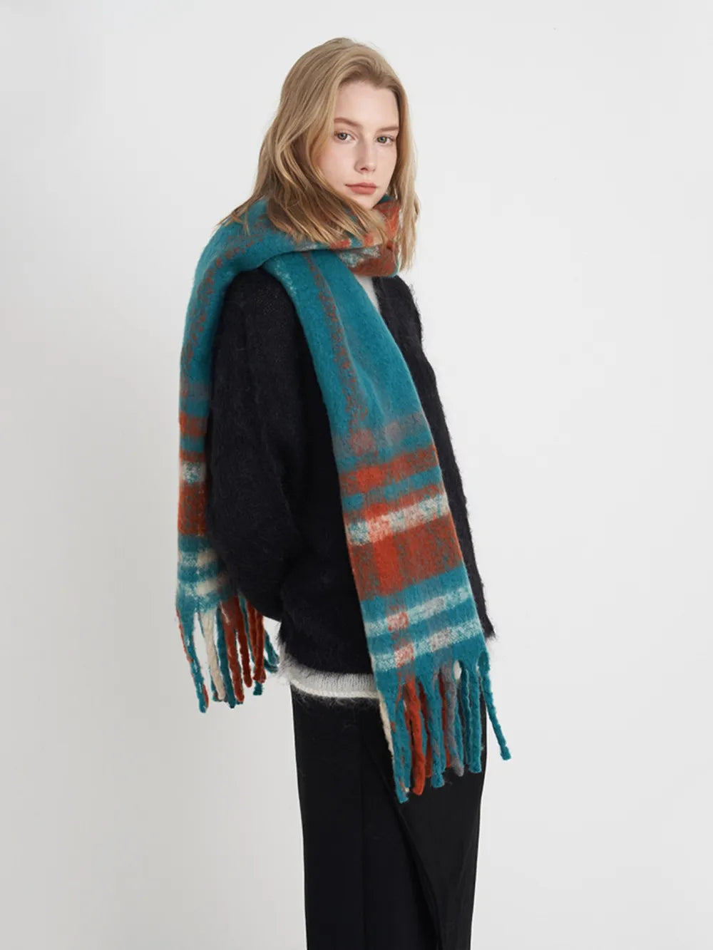 Fringe Plaid Polyester Scarf – Cozy Classic Winter Wrap