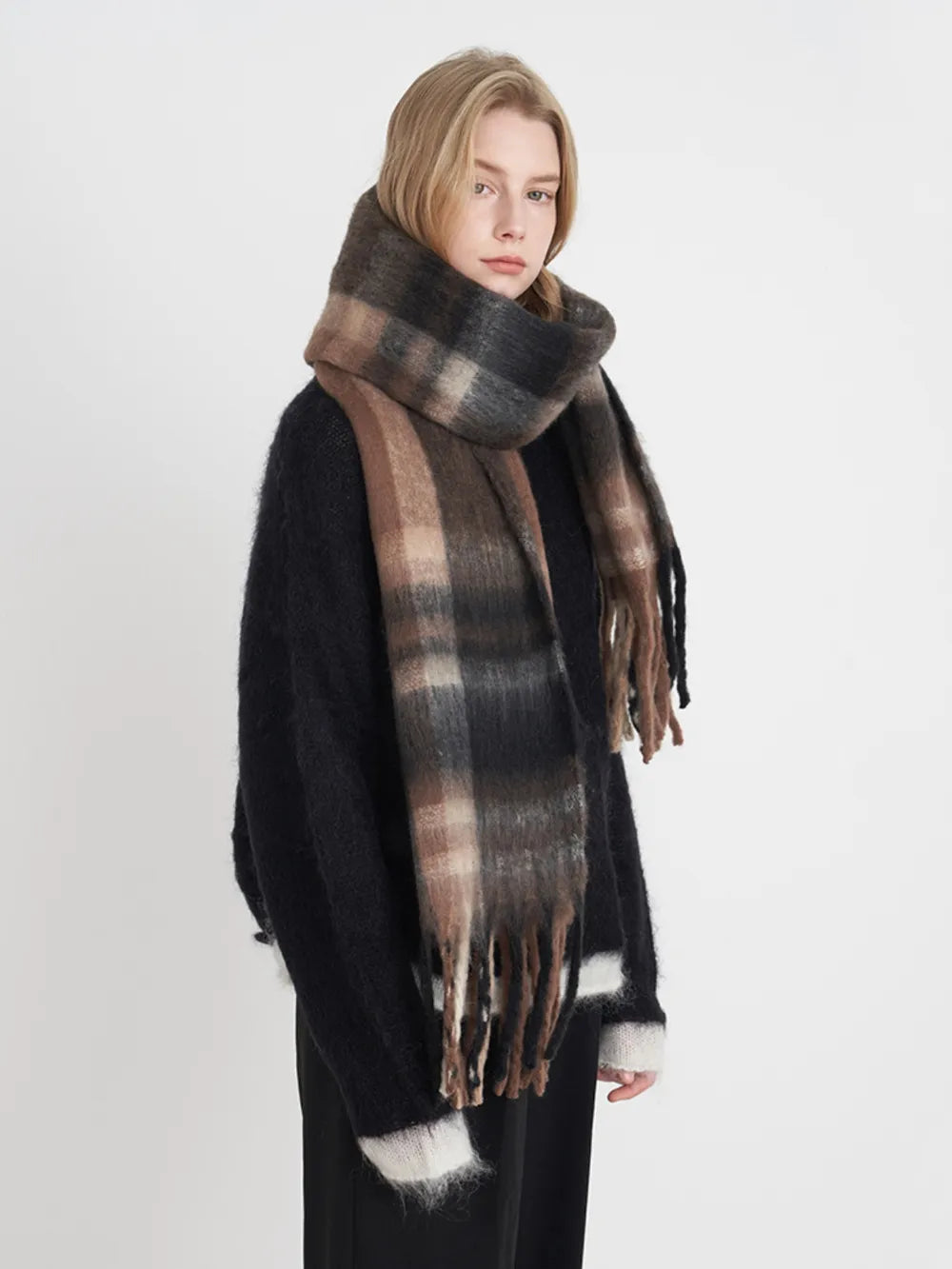 Fringe Plaid Polyester Scarf – Cozy Classic Winter Wrap