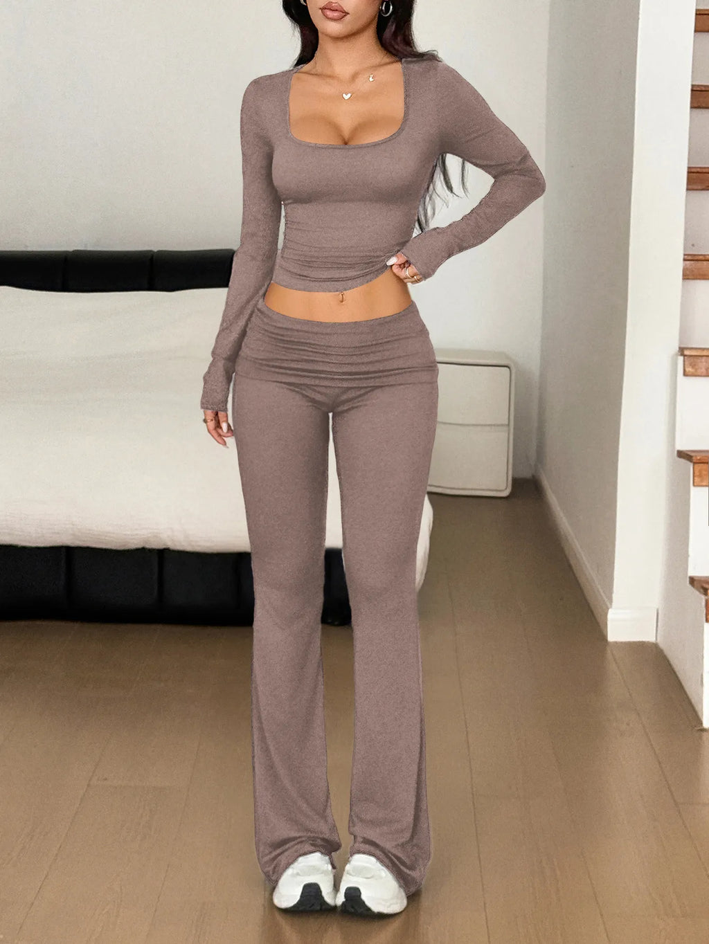 Long Sleeve Crop Top & Bootcut Pants Set – Trendy Two-Piece Outfit