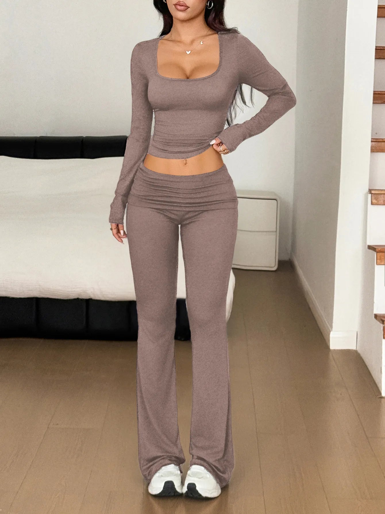 Long Sleeve Crop Top & Bootcut Pants Set – Trendy Two-Piece Outfit