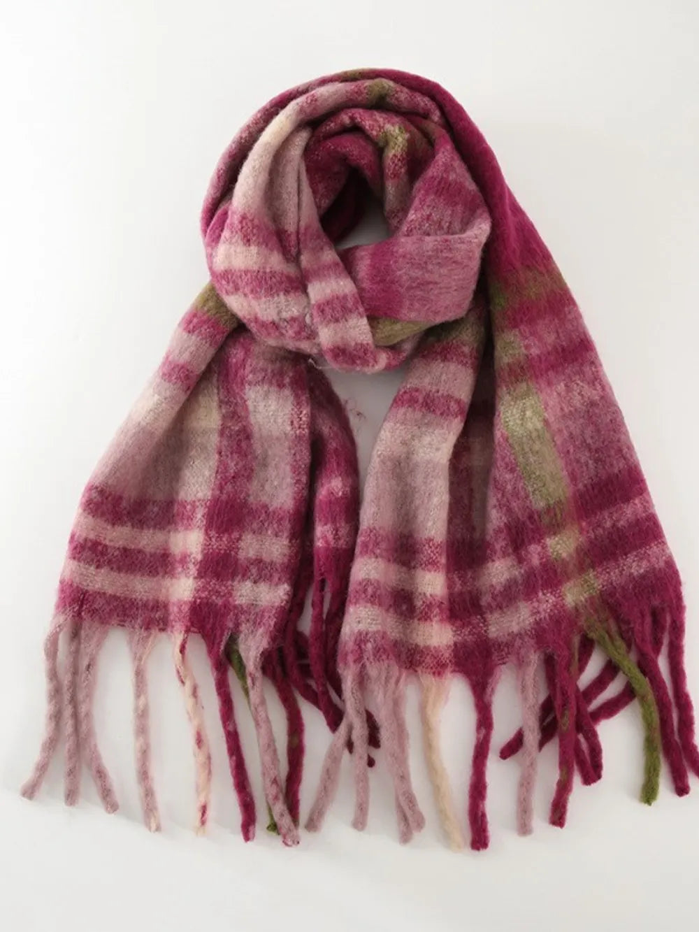 Fringe Plaid Polyester Scarf – Cozy Classic Winter Wrap