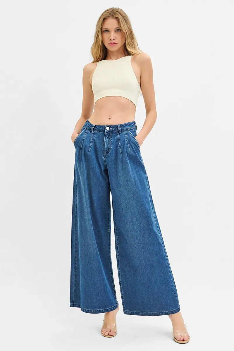 High-Waisted Pleated Wide-Leg Jeans – Medium Wash Palazzo Denim