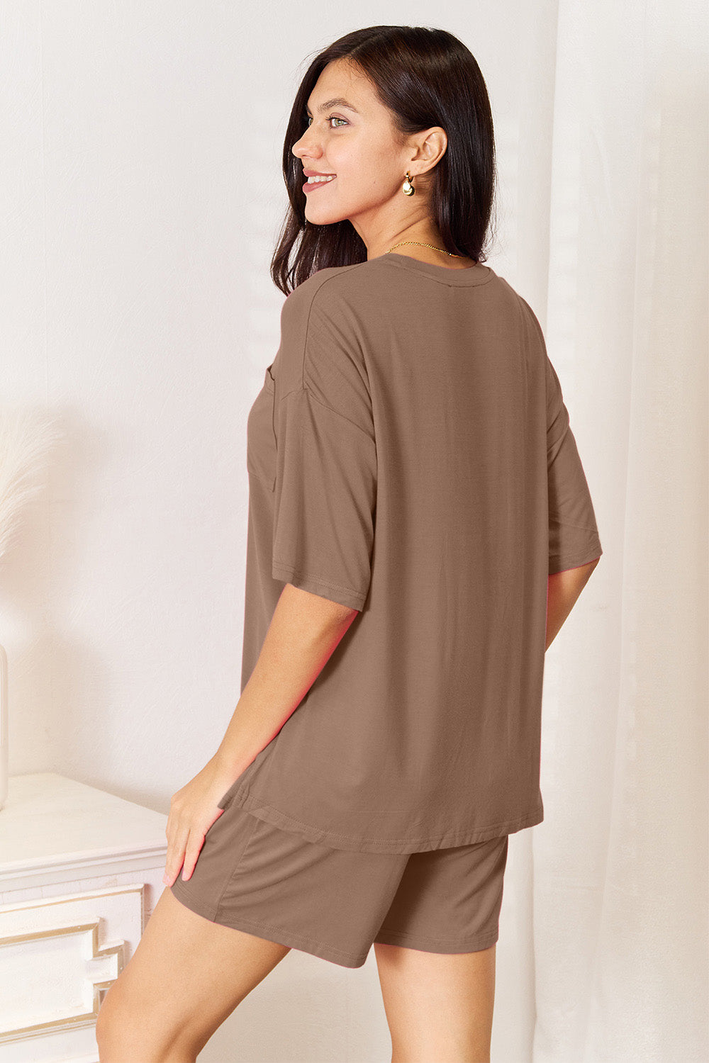 Stretchy Half-Sleeve Top & Shorts Set – Comfy, Flattering & Versatile