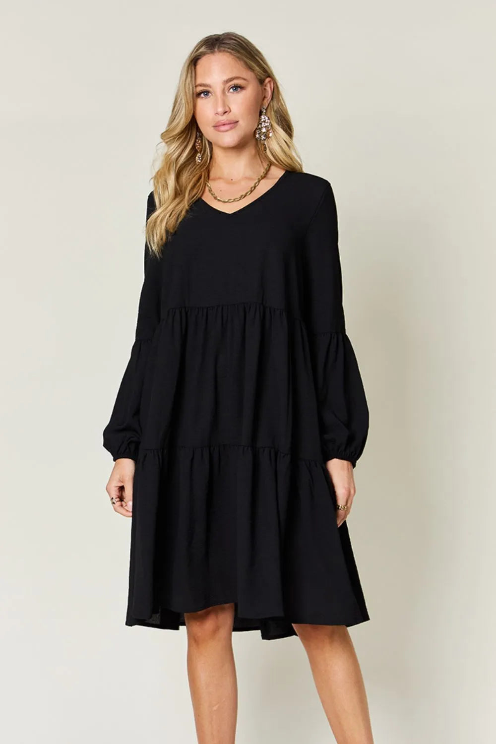 V-Neck Balloon Sleeve Tiered Dress – Flowy, Chic & With Pockets