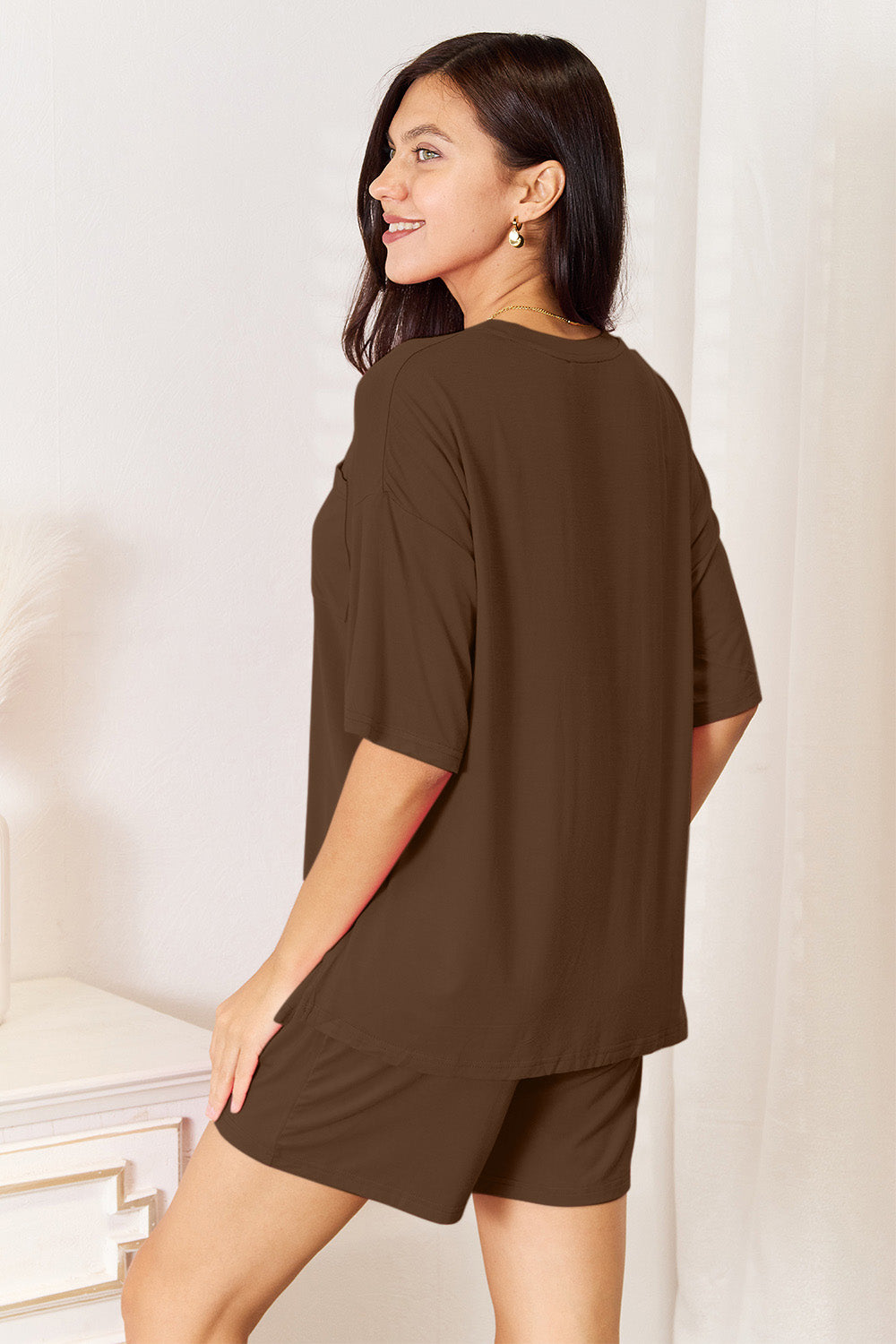 Stretchy Half-Sleeve Top & Shorts Set – Comfy, Flattering & Versatile