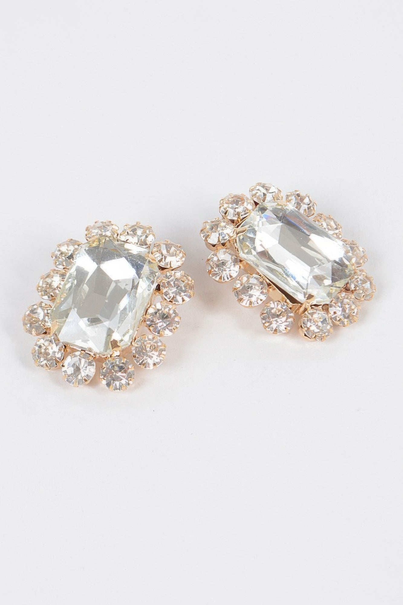 Dreamkue Big Stone Stud Earrings