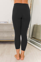 Dreamkue Black Crisscross Back Sports Bra and Leggings Set