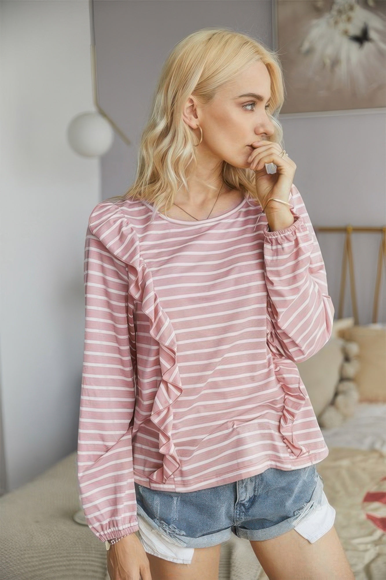 Dreamkue Crew Neck Ruffles Long Sleeves Knitted Striped Shirt