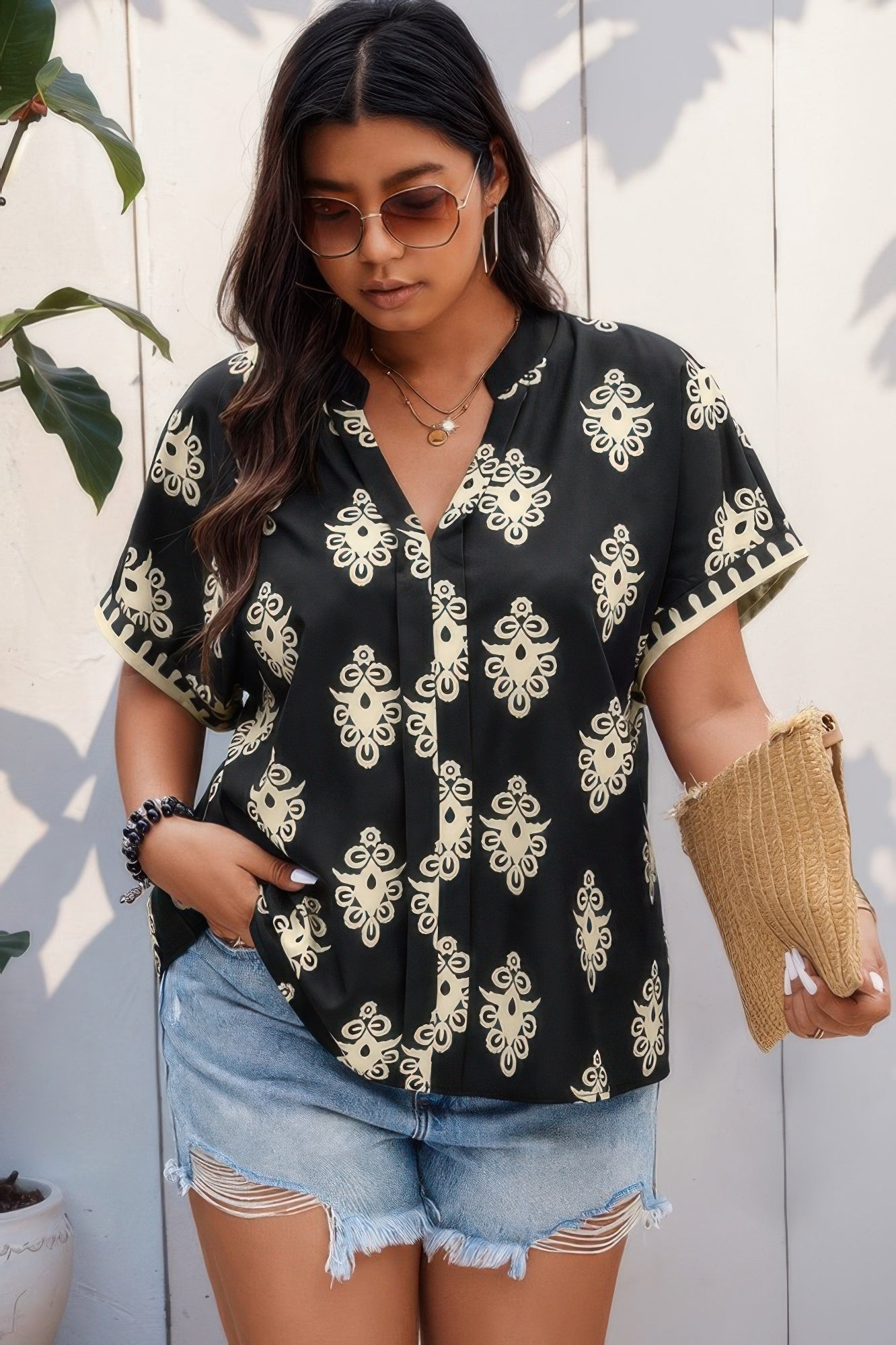 Dreamkue Curvy Short Sleeve V Neck Printed Blouse