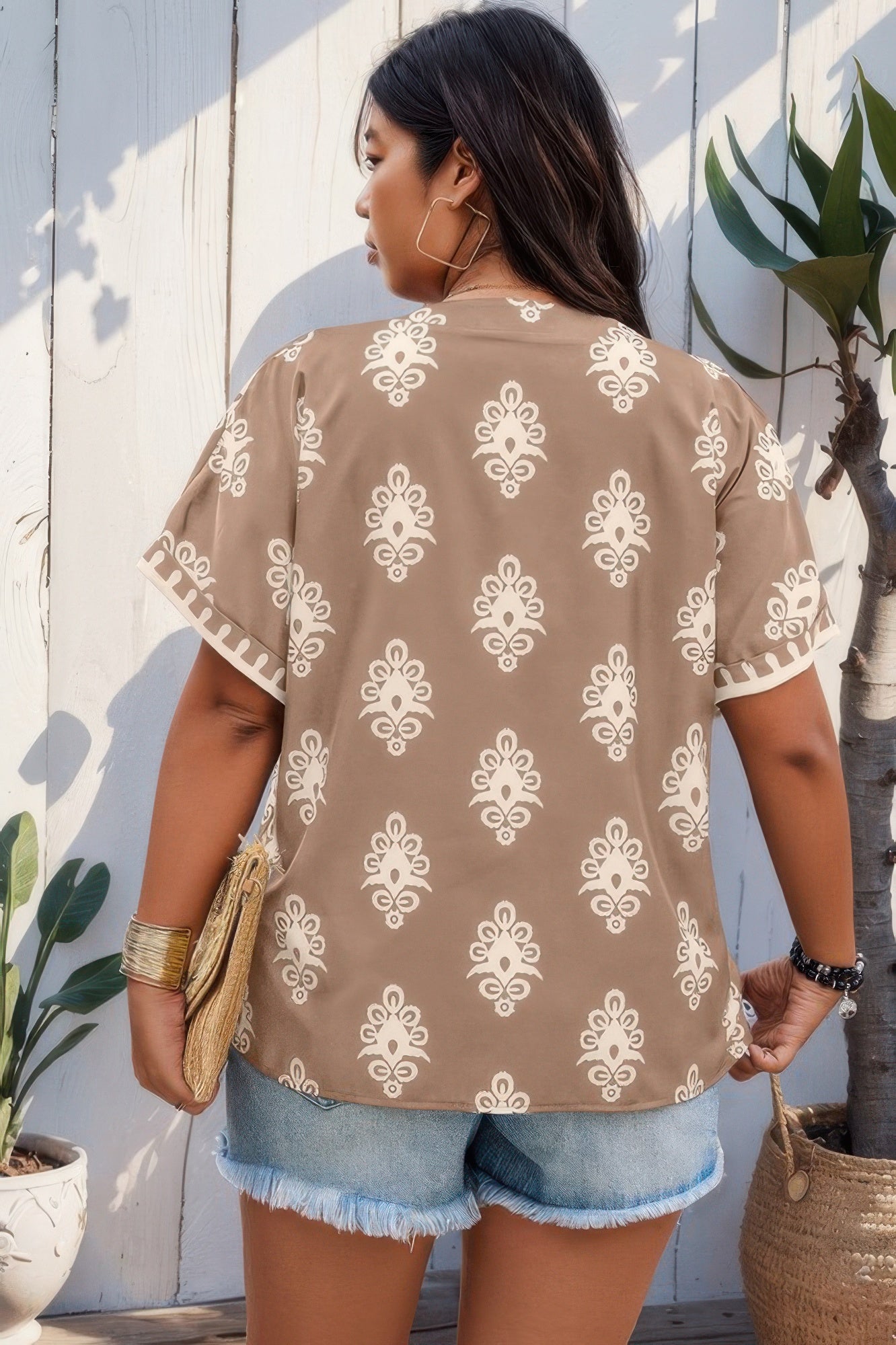 Dreamkue Curvy Short Sleeve V Neck Printed Blouse