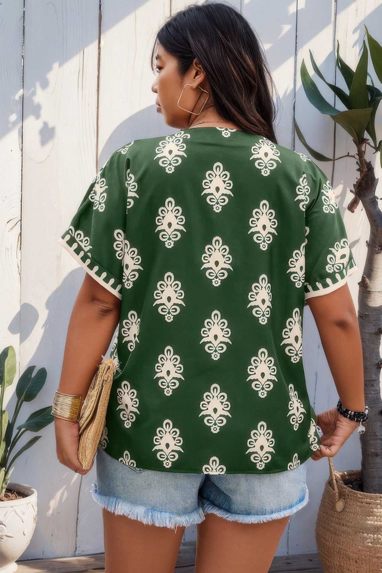 Dreamkue Curvy Short Sleeve V Neck Printed Blouse