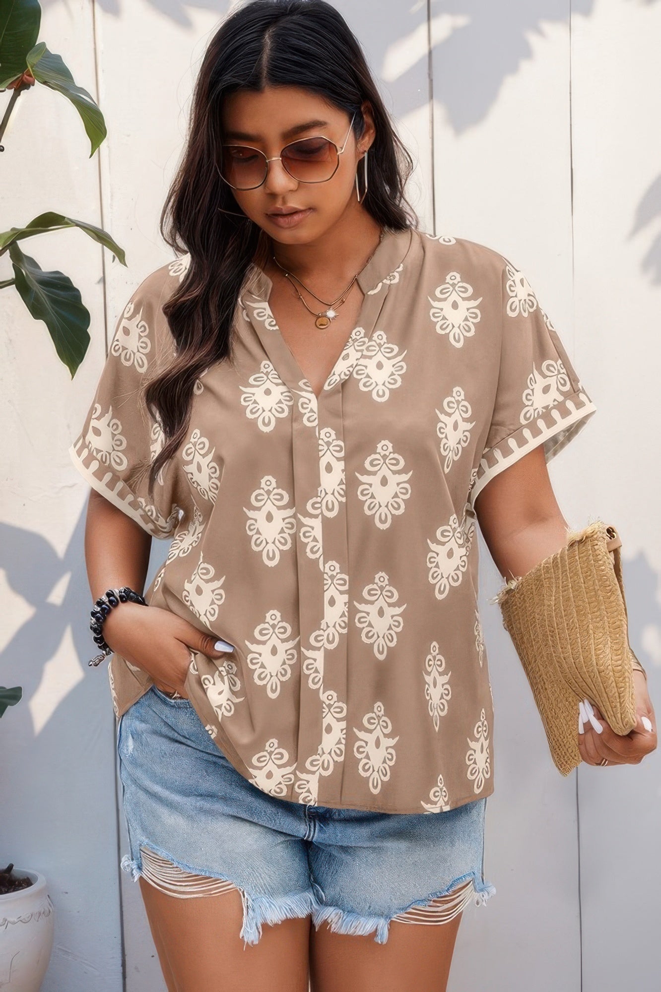 Dreamkue Curvy Short Sleeve V Neck Printed Blouse