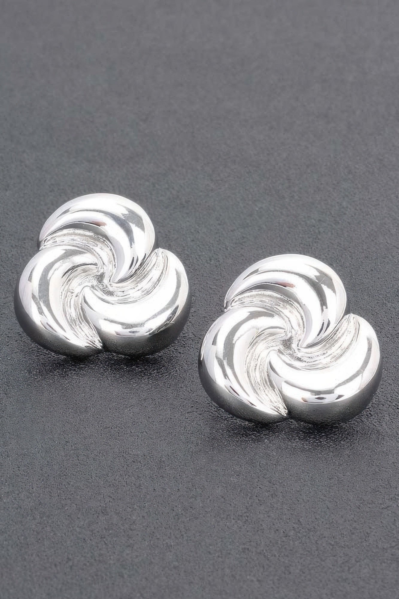 Dreamkue Metal Gold Dip Earring