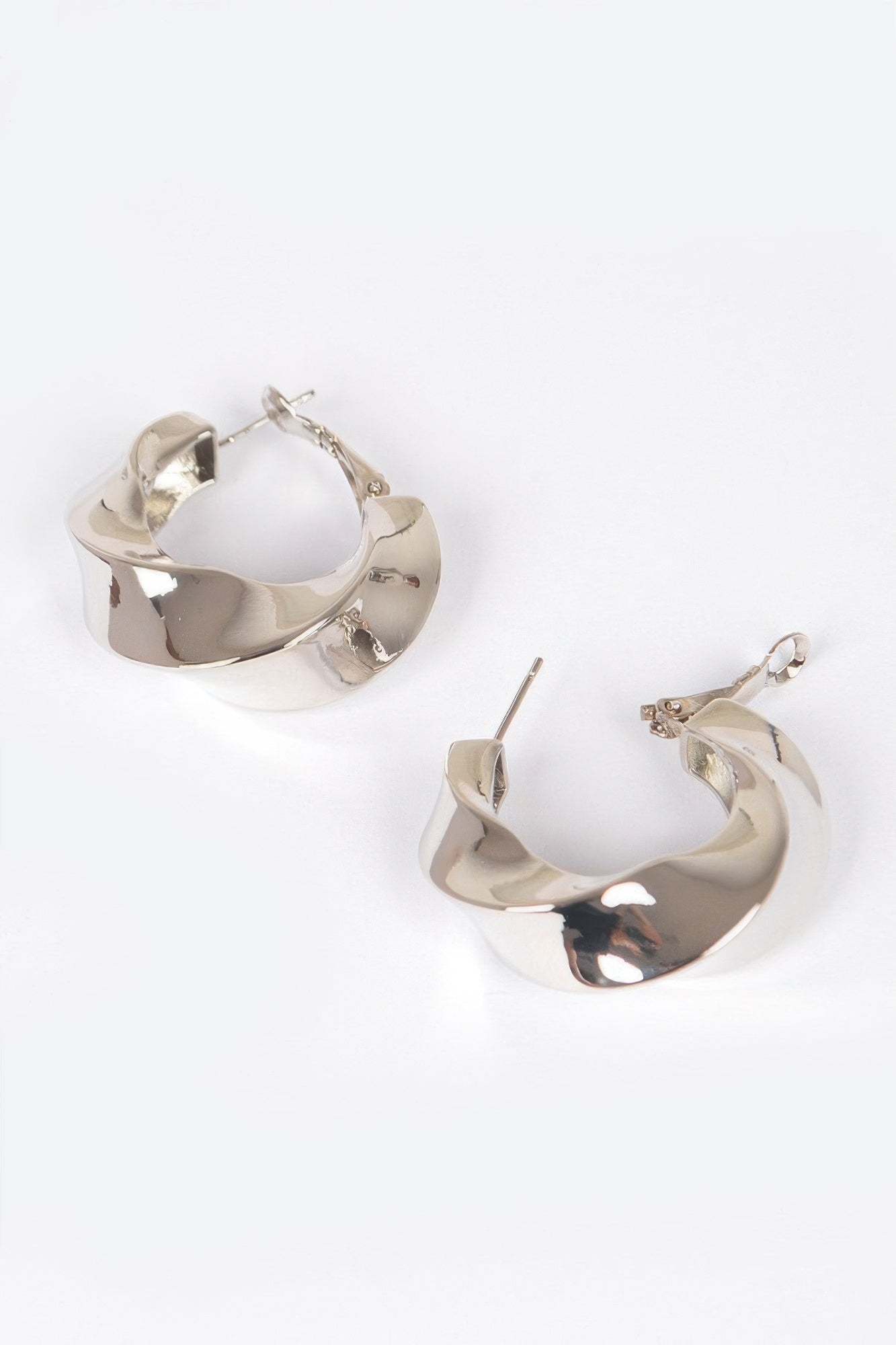 Dreamkue Metal Gold Plated Earring