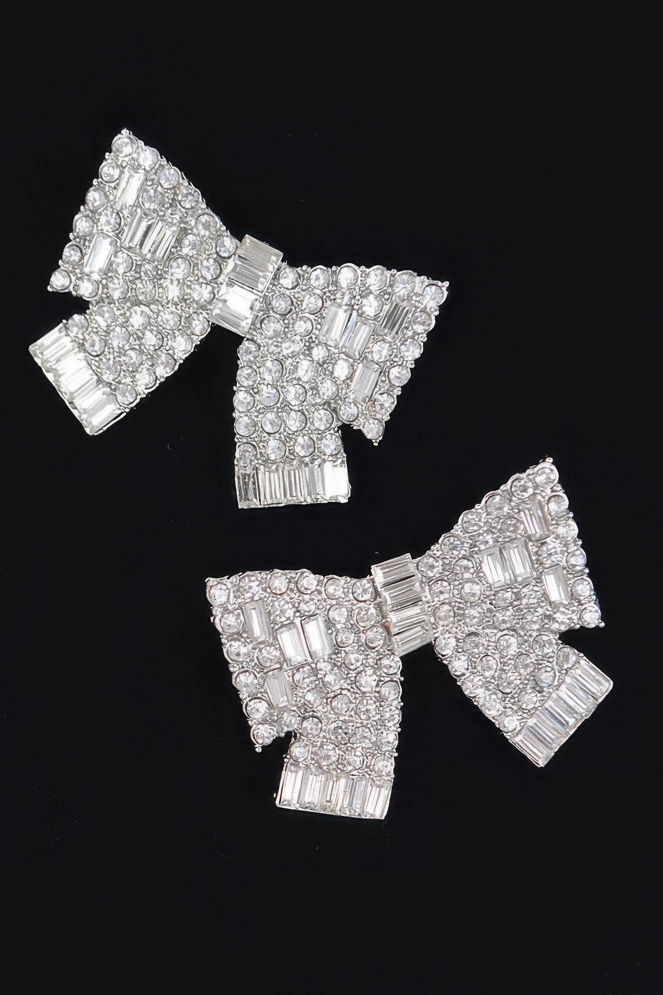 Dreamkue Ribbon Shape Rhinestone Earrings