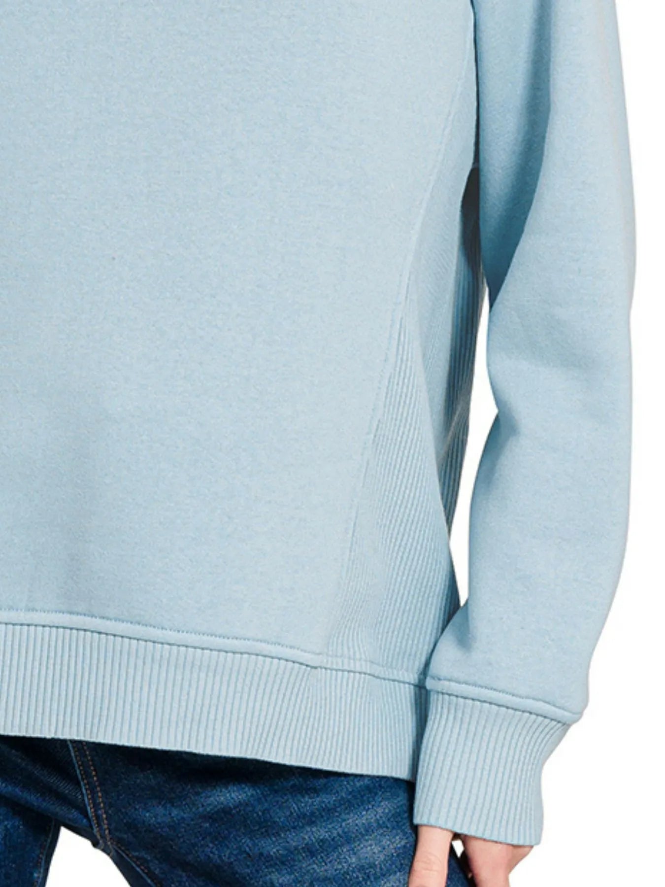 Fleece Raglan Sweatshirt with Ribbed Sides – Cozy & Sporty Style