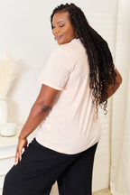 "BE KIND" Graphic T-Shirt – Uplifting, Stylish & Message-Driven
