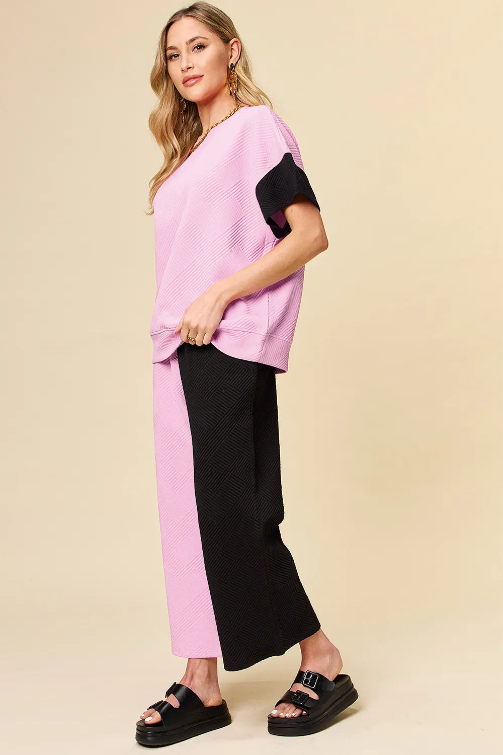 Texture Contrast T-Shirt & Wide Leg Pants Set – Chic, Comfy & Stylish