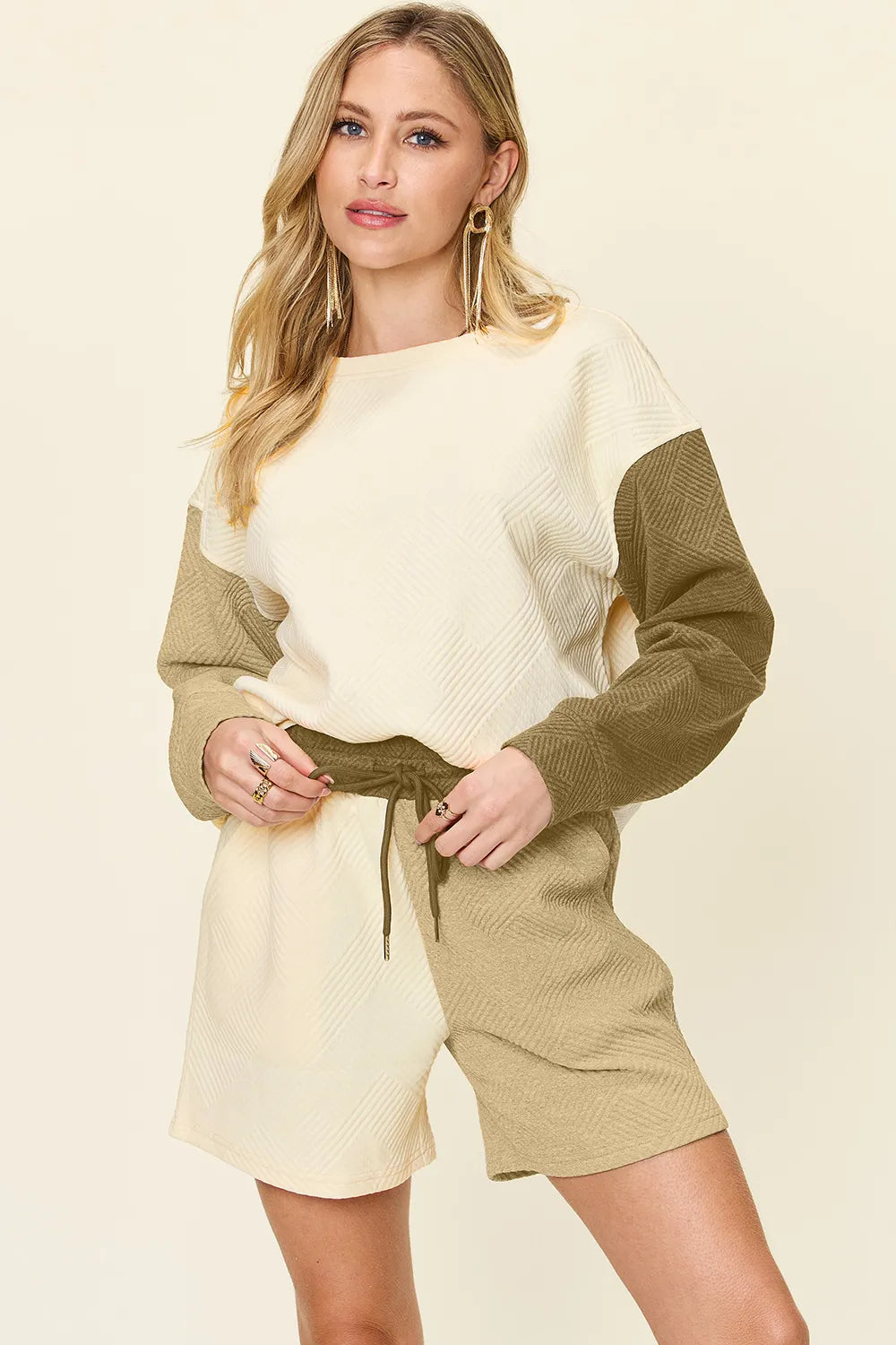 Contrast Drop Shoulder Top & Shorts Set – Trendy, Comfy & Versatile