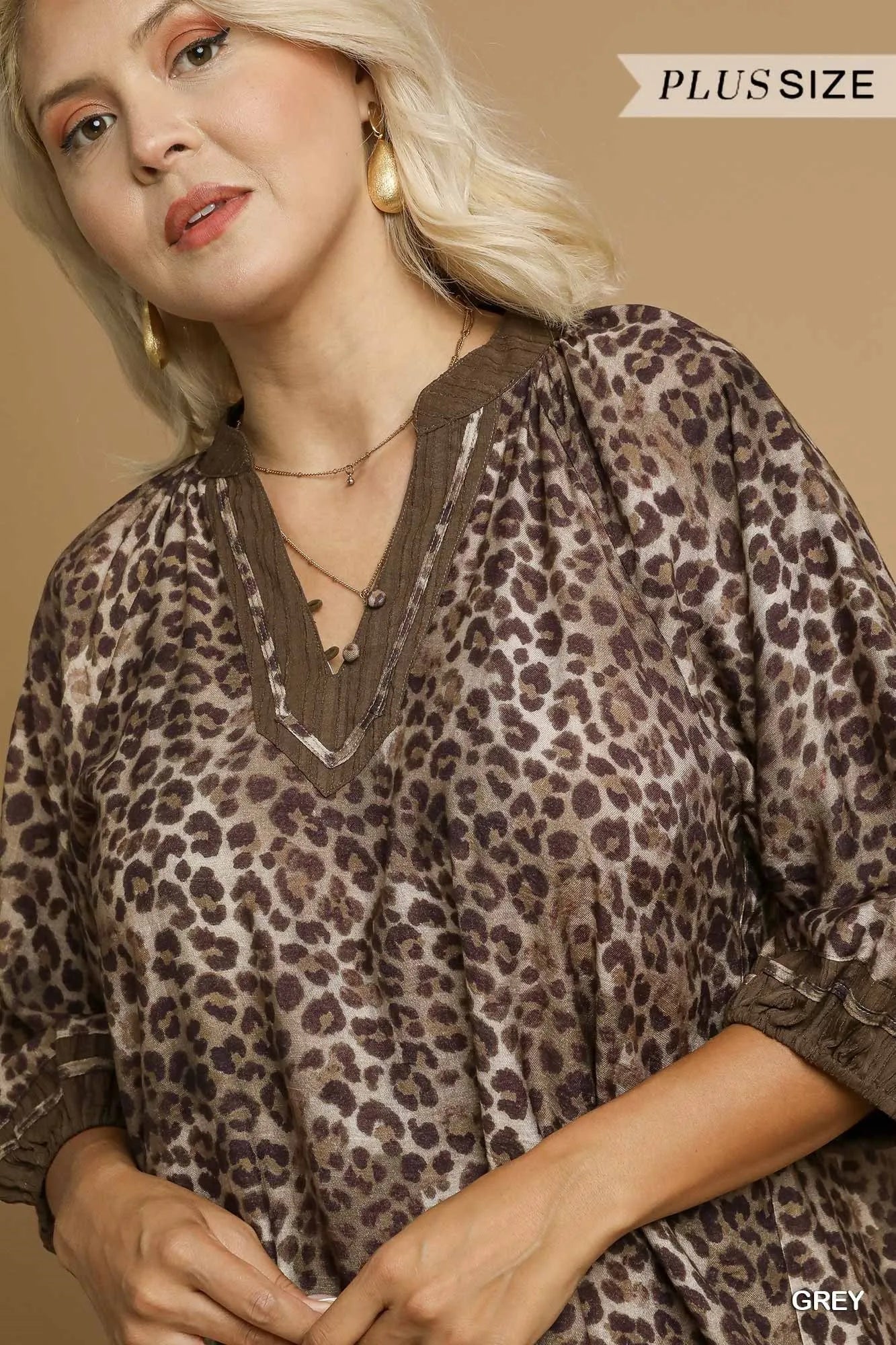 Leopard Print Mini Dress with Contrast Trim – Bold Chic Statement