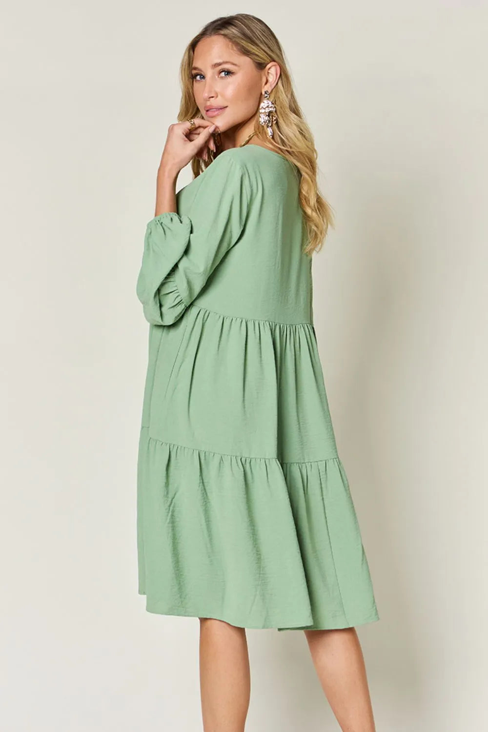 V-Neck Balloon Sleeve Tiered Dress – Flowy, Chic & With Pockets