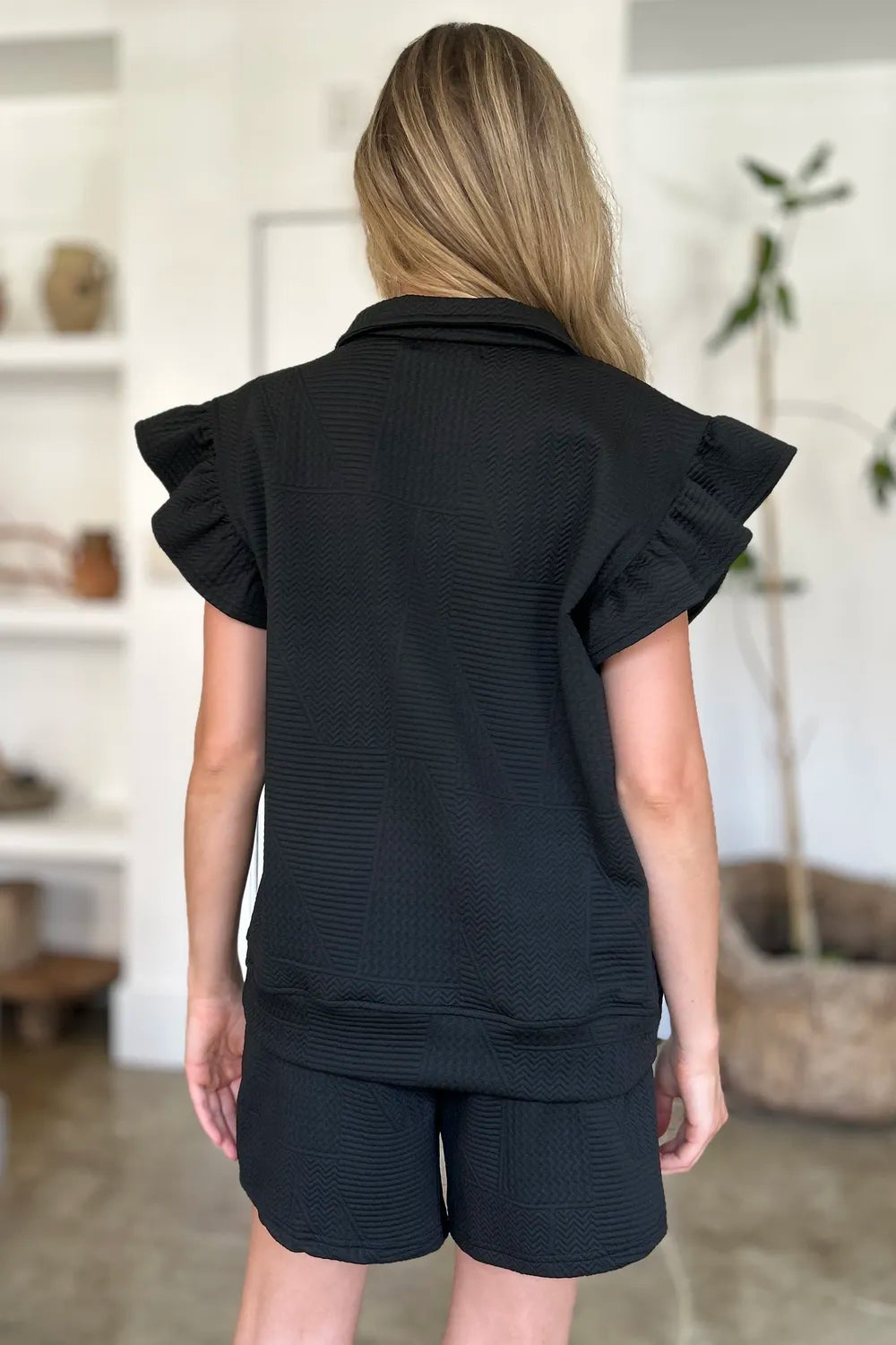 Textured Flounce Sleeve Top & Shorts Set – Stylish & Comfy 2-Piece
