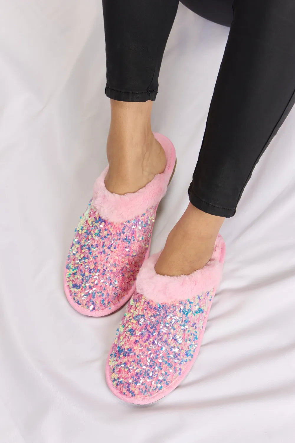 Sequin Plush Slippers – Cozy Glam Sparkle Loungewear Footwear