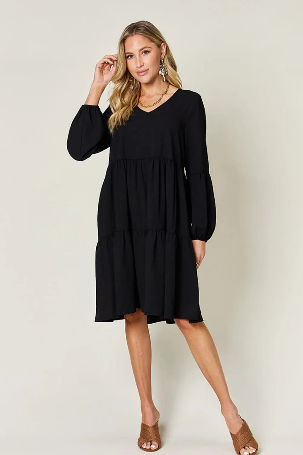 V-Neck Balloon Sleeve Tiered Dress – Flowy, Chic & With Pockets