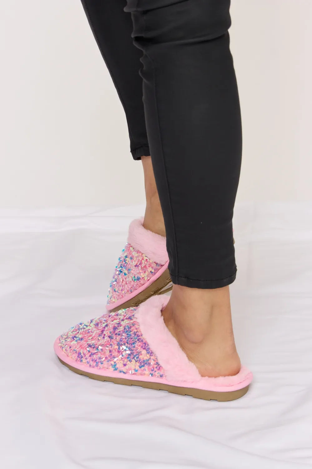 Sequin Plush Slippers – Cozy Glam Sparkle Loungewear Footwear