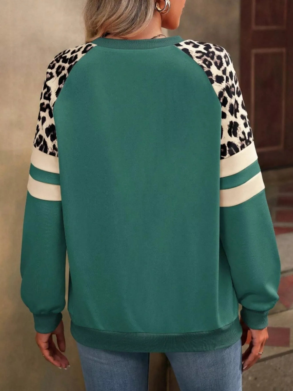 Leopard Round Neck Raglan Sleeve Sweatshirt – Trendy Casual Style