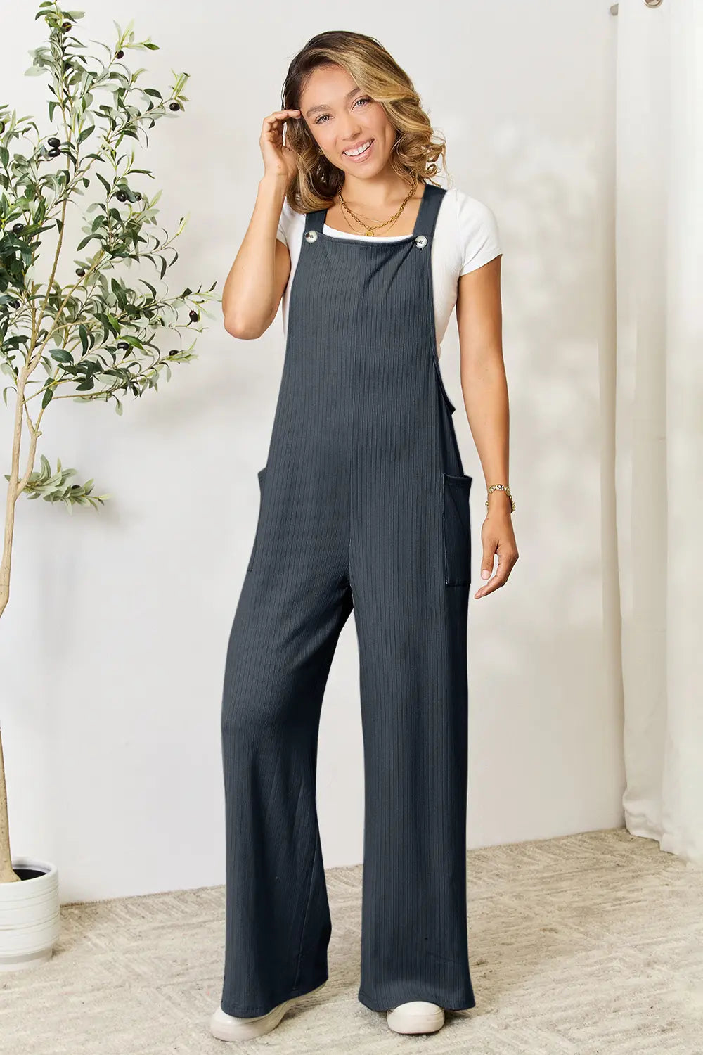 Wide Strap Overalls with Pockets – Relaxed Fit & Everyday Style