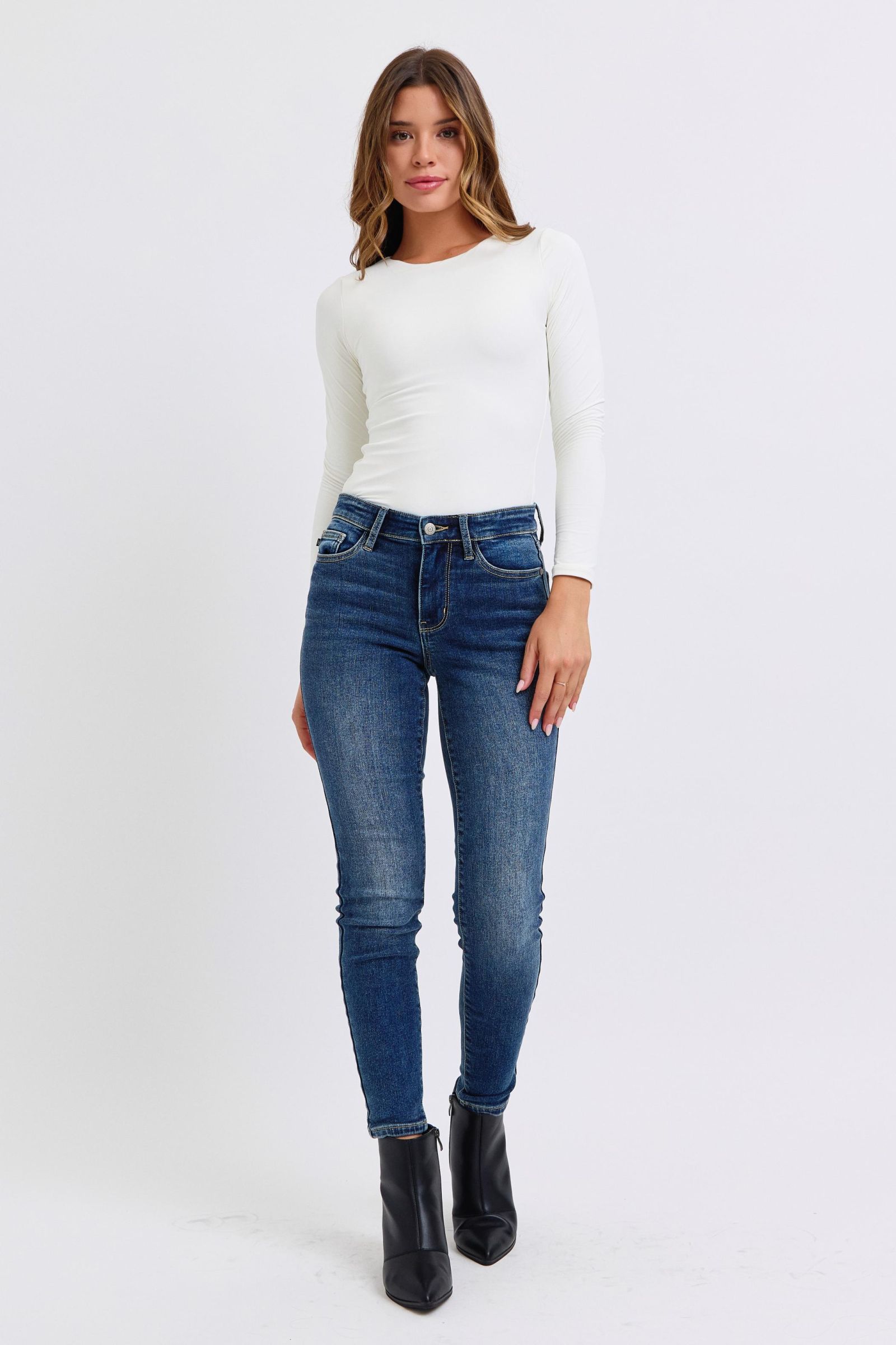 Judy Blue Mid Rise Waist Skinny Jeans with Pockets