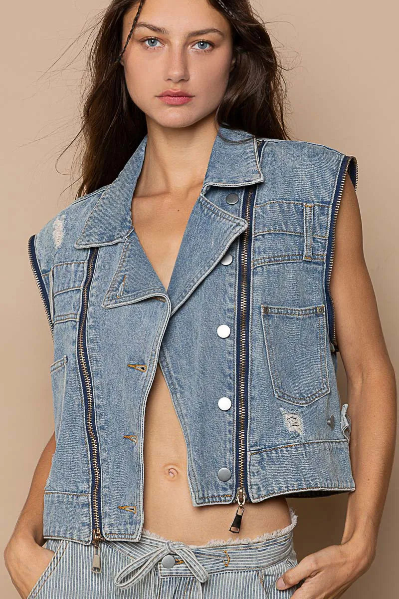POL Cropped Denim Jacket with Zipper Detail – Edgy & Versatile