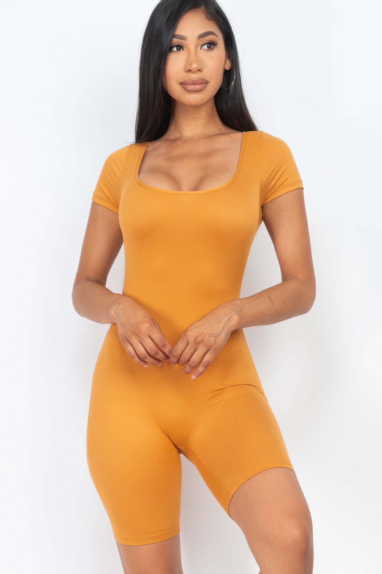 Short Sleeve Scoop Neck Bodycon Romper – Sleek, Stretchy & Stylish