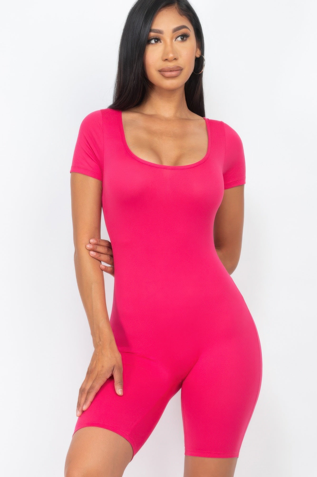 Short Sleeve Scoop Neck Bodycon Romper – Sleek, Stretchy & Stylish