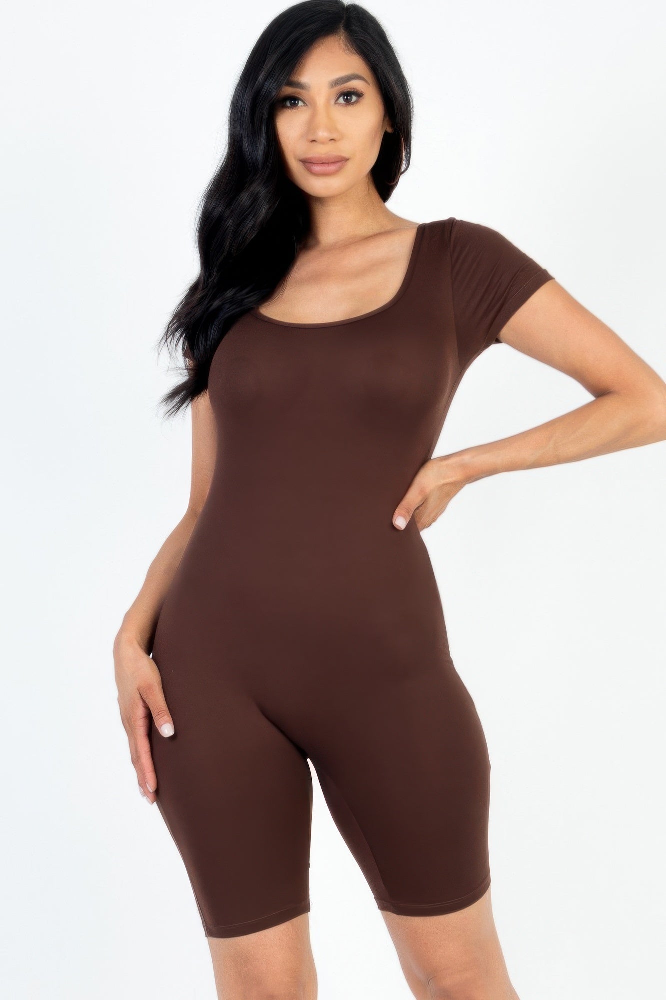Short Sleeve Scoop Neck Bodycon Romper – Sleek, Stretchy & Stylish