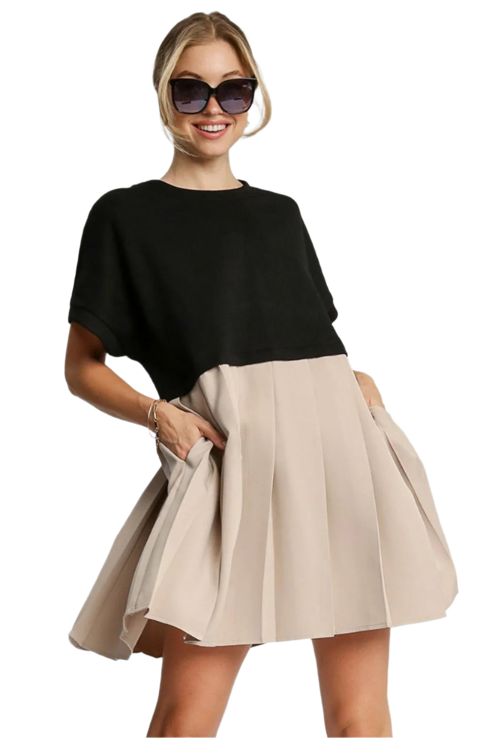 Umgee Round Neck Pleated Dress with Side Pockets